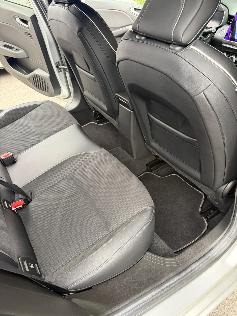 Après nettoyage — Places arrière — Renault