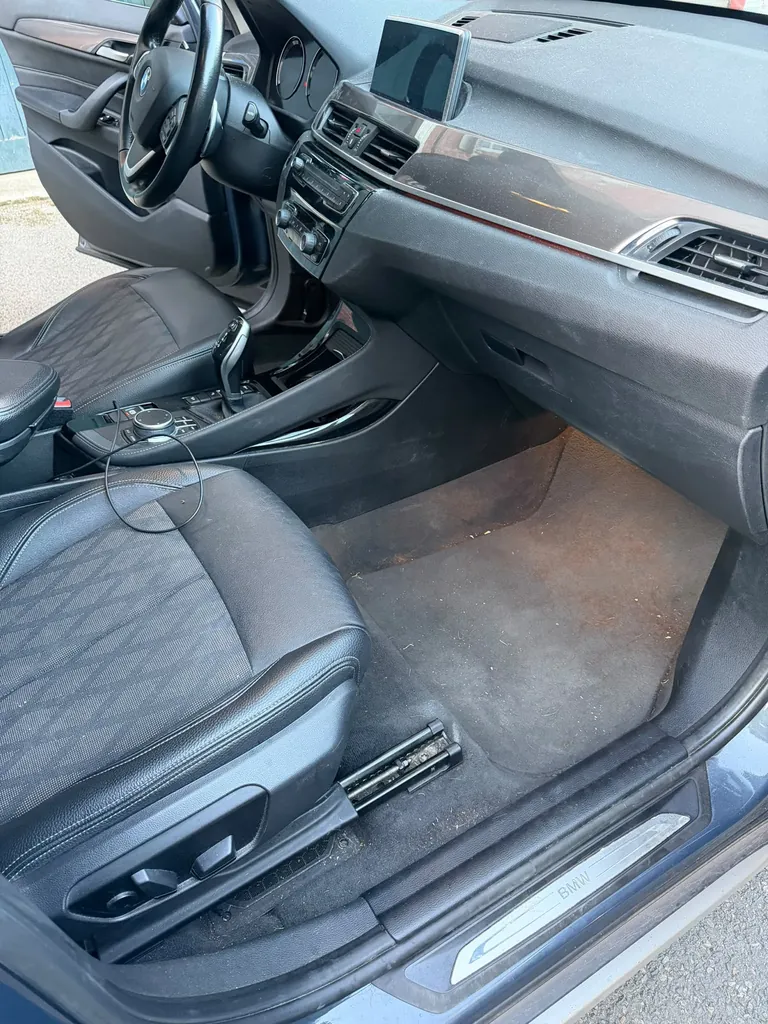 Avant nettoyage — Habitacle avant - BMW